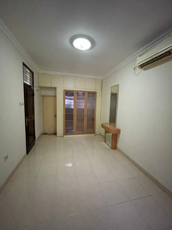Rumah disewakan di Meadow Green Lippo Cikarang